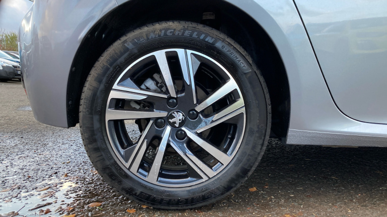 Peugeot 208 1.2 PureTech 100 Allure Premium + 5dr Petrol Hatchback